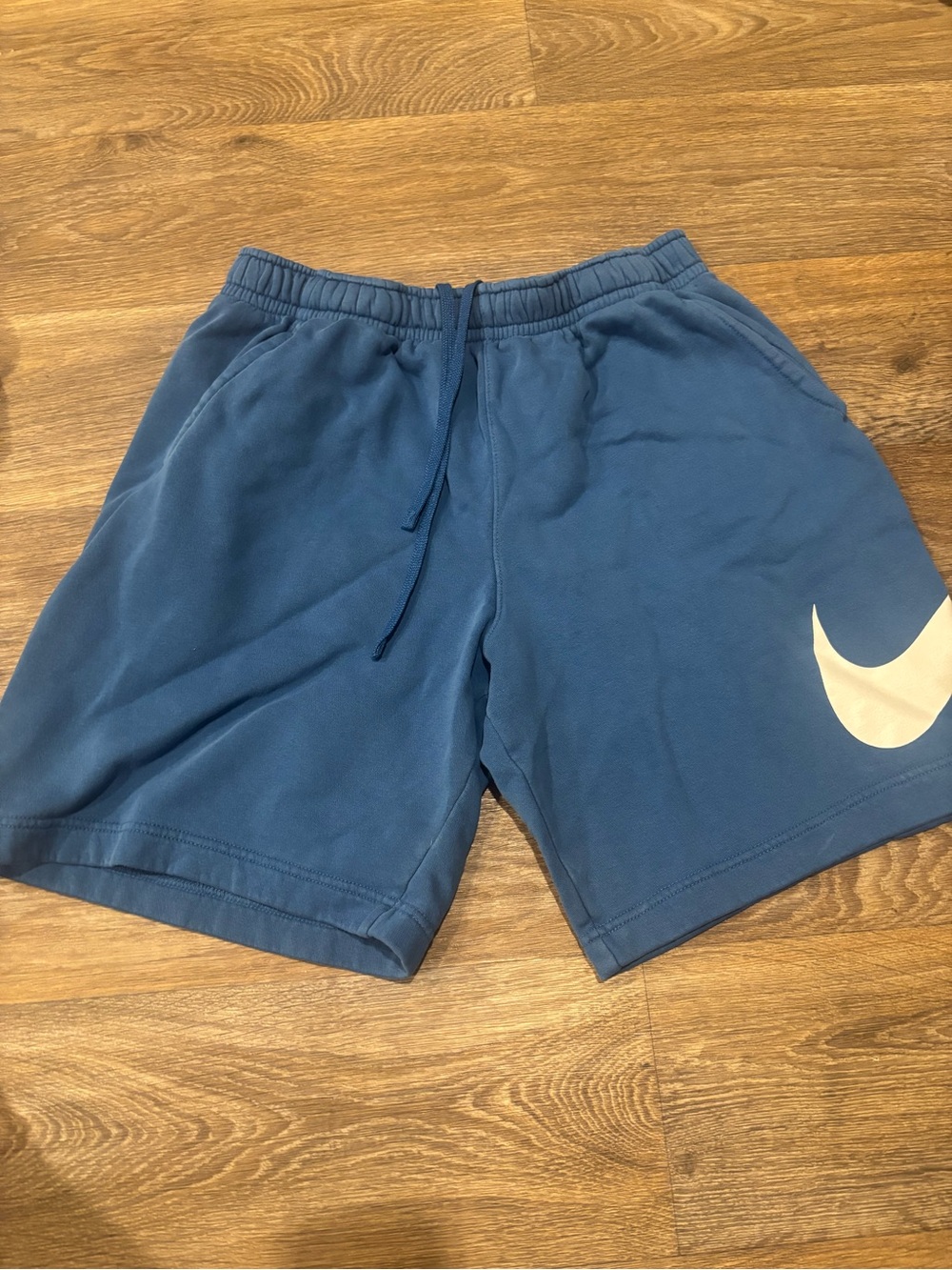 Nike Club Fleece Swoosh Graphic Sweat Shorts Court Blue Mens Large